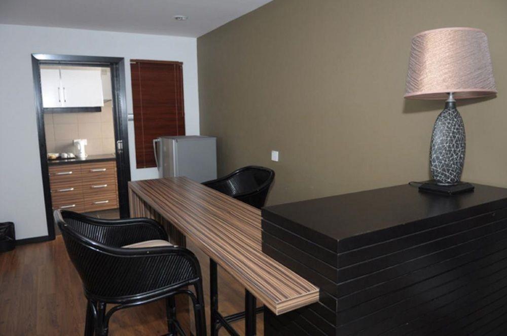 קוטה קינבלו Likas Square Apartment Hotel מראה חיצוני תמונה