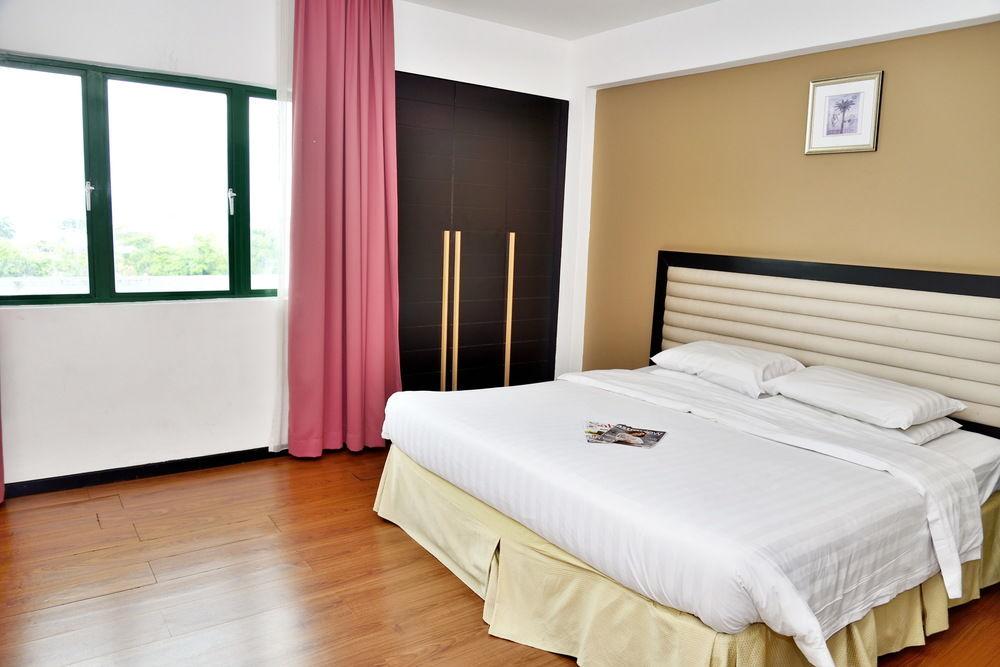 קוטה קינבלו Likas Square Apartment Hotel מראה חיצוני תמונה