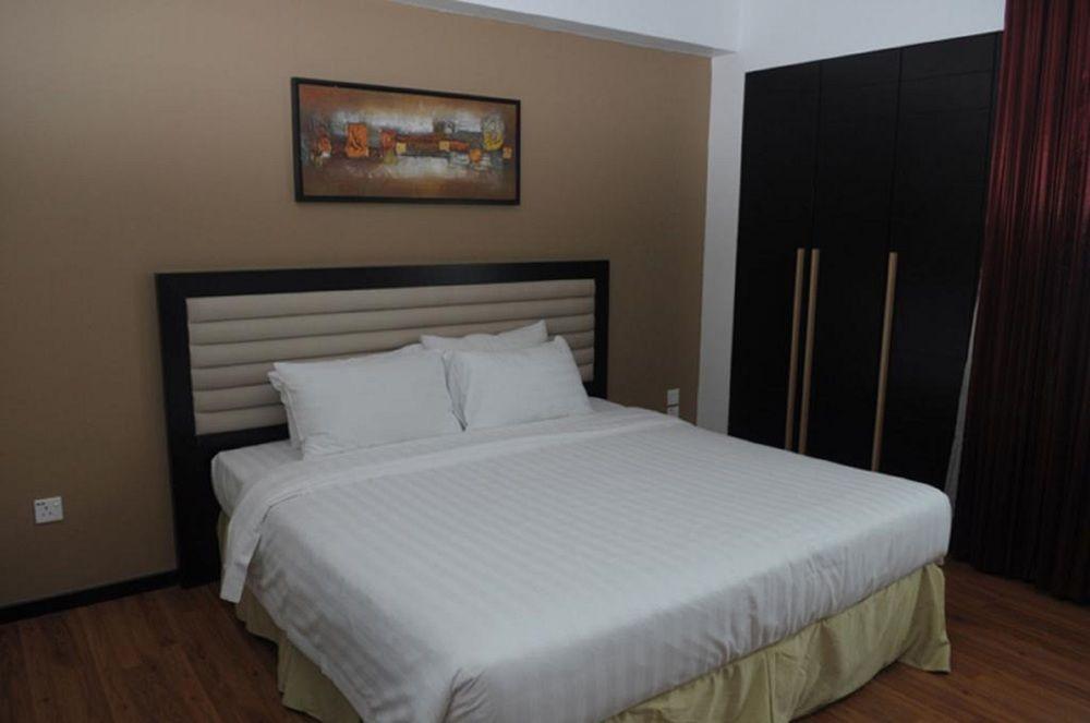 קוטה קינבלו Likas Square Apartment Hotel מראה חיצוני תמונה