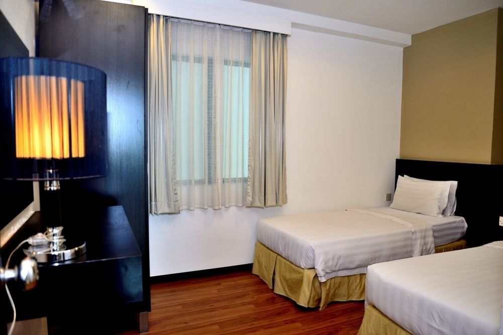 קוטה קינבלו Likas Square Apartment Hotel מראה חיצוני תמונה