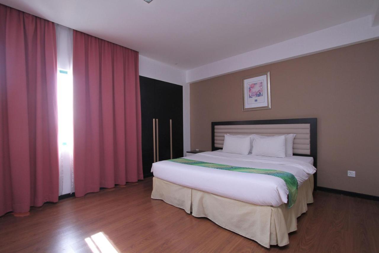 קוטה קינבלו Likas Square Apartment Hotel מראה חיצוני תמונה