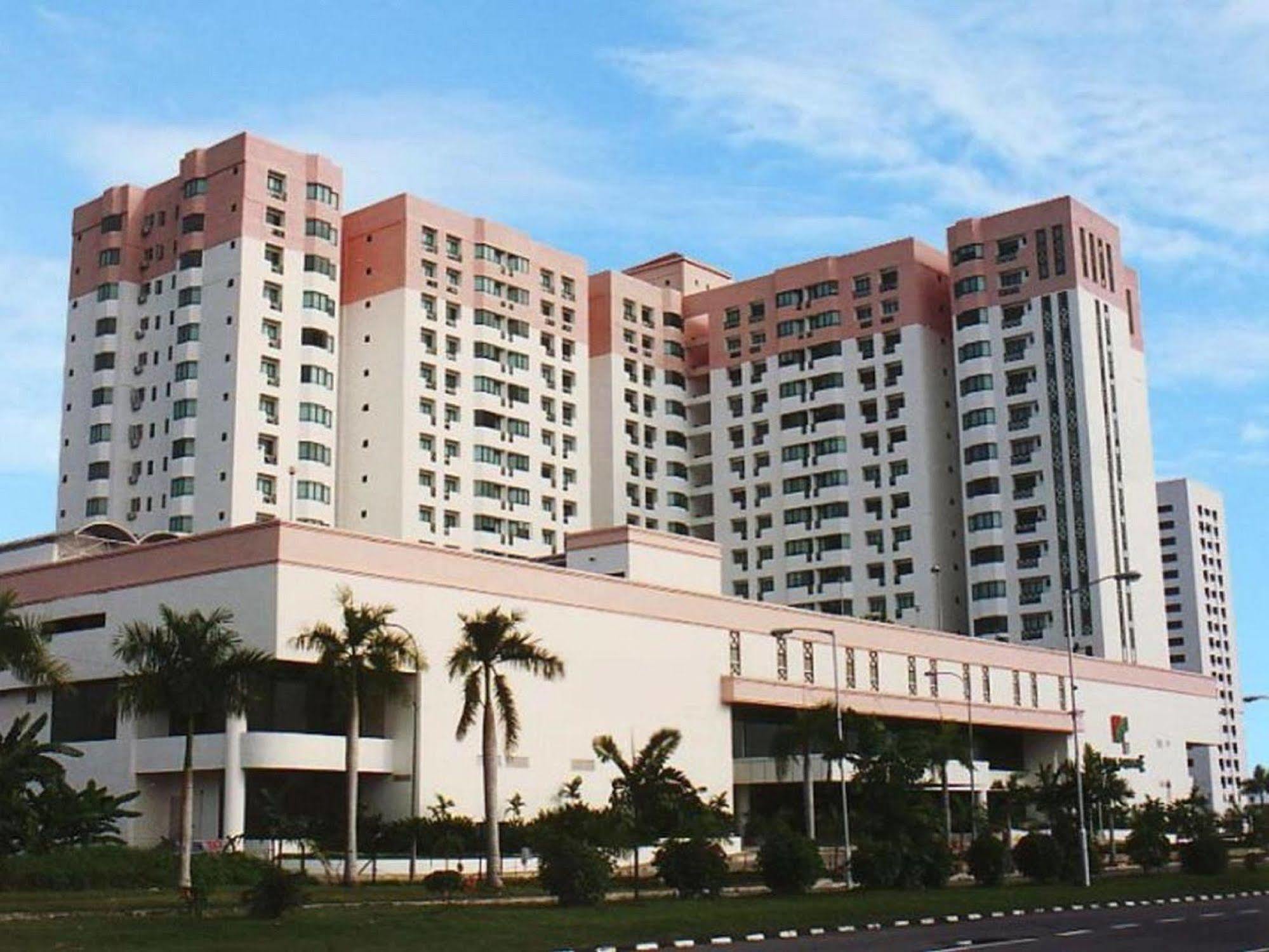 קוטה קינבלו Likas Square Apartment Hotel מראה חיצוני תמונה