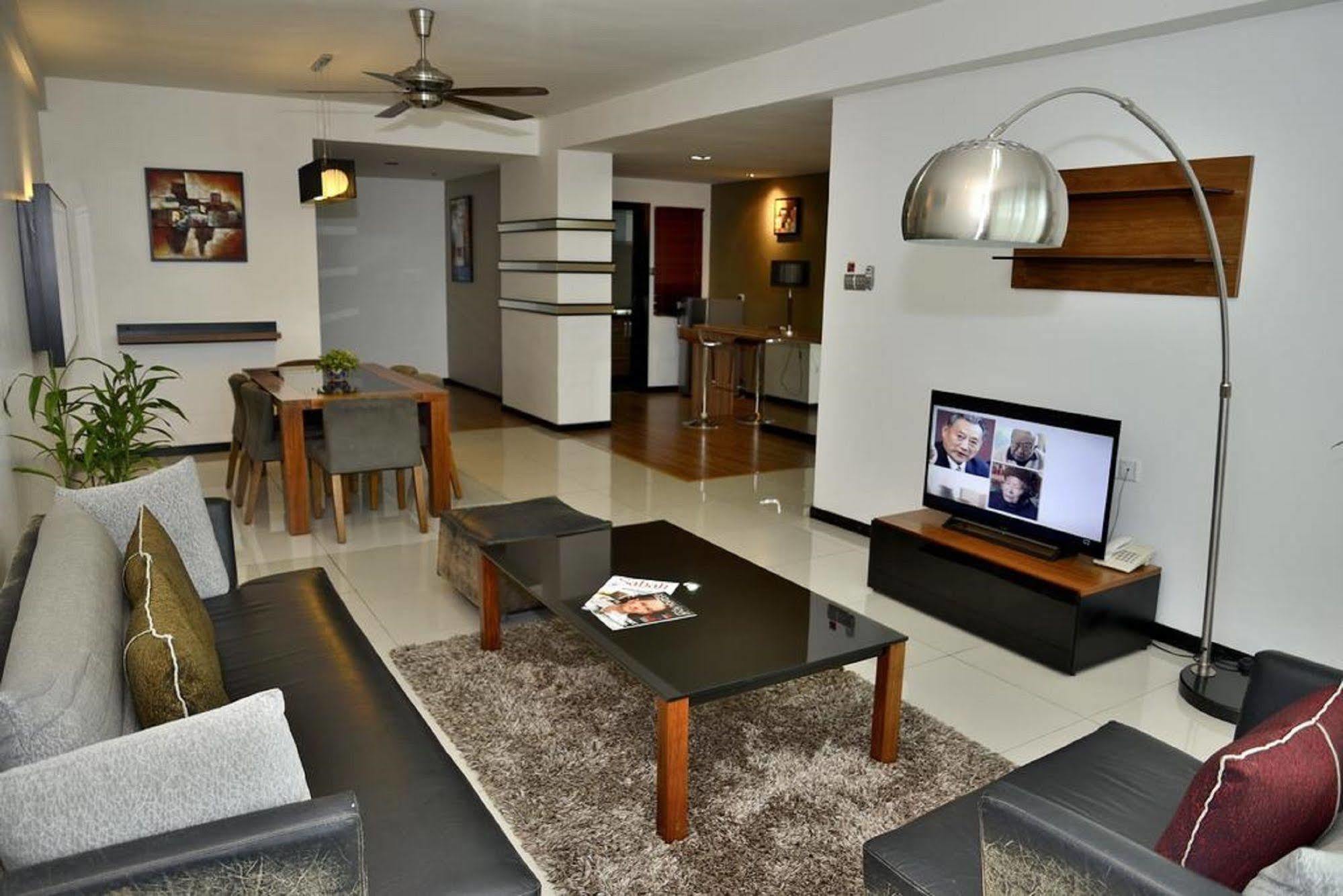 קוטה קינבלו Likas Square Apartment Hotel מראה חיצוני תמונה