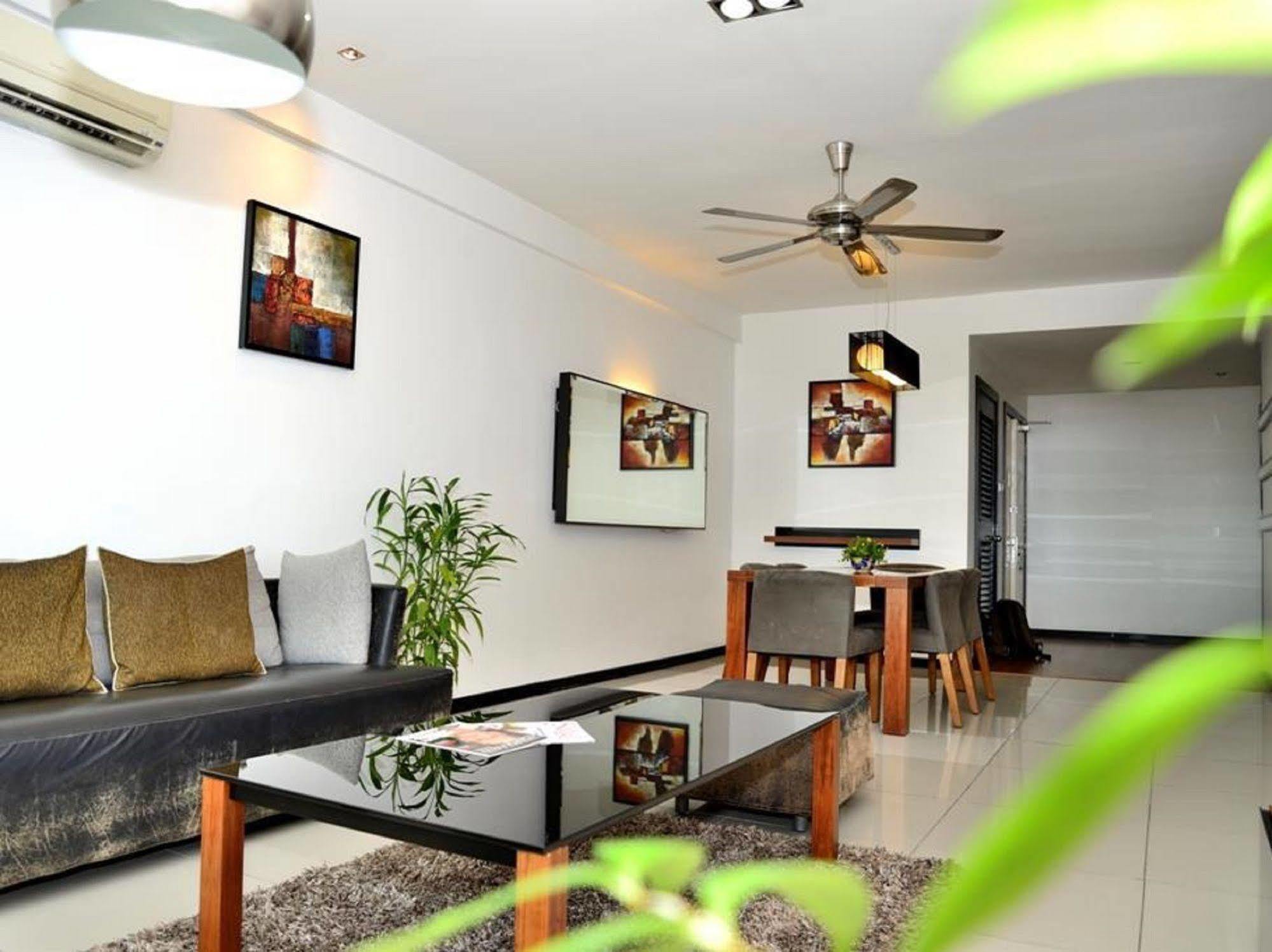 קוטה קינבלו Likas Square Apartment Hotel מראה חיצוני תמונה