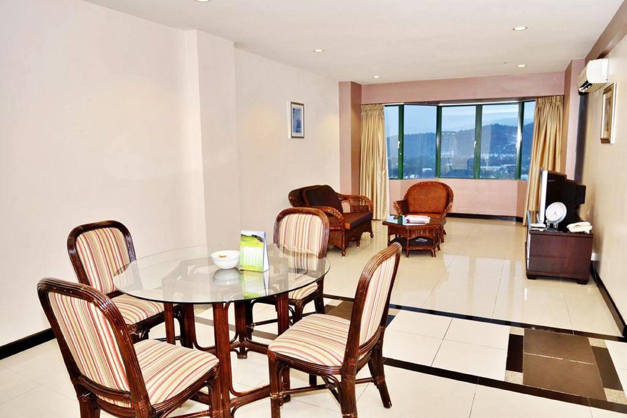 קוטה קינבלו Likas Square Apartment Hotel מראה חיצוני תמונה